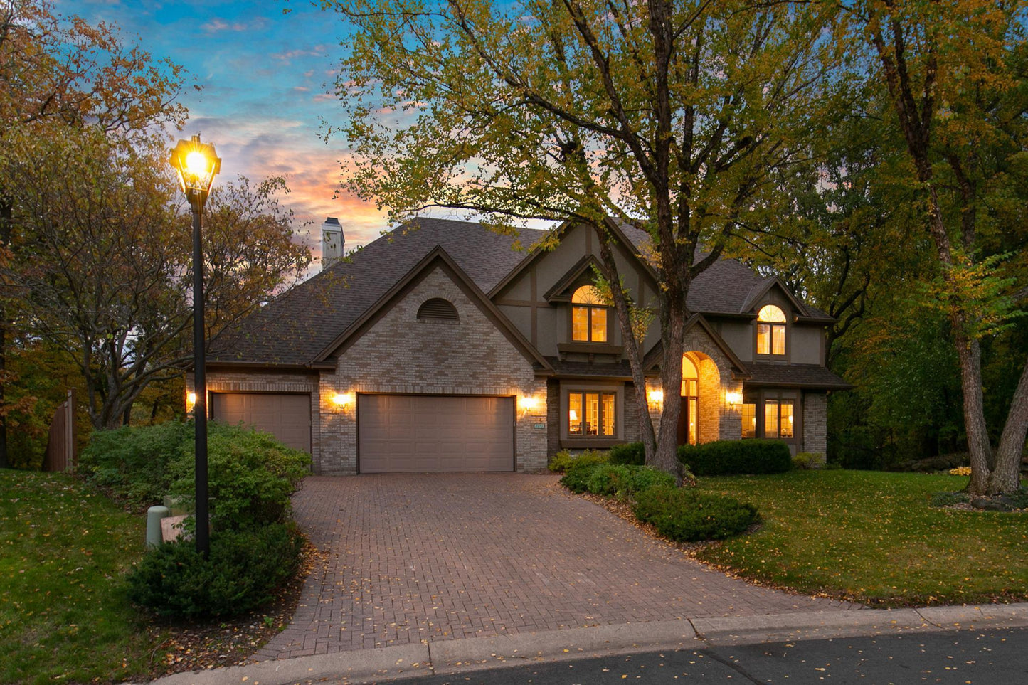 10979 Chapman Point, Eden Prairie, MN 55347