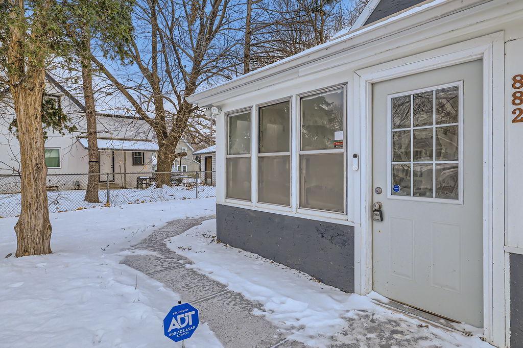 882 Hatch Avenue, Saint Paul, MN 55103