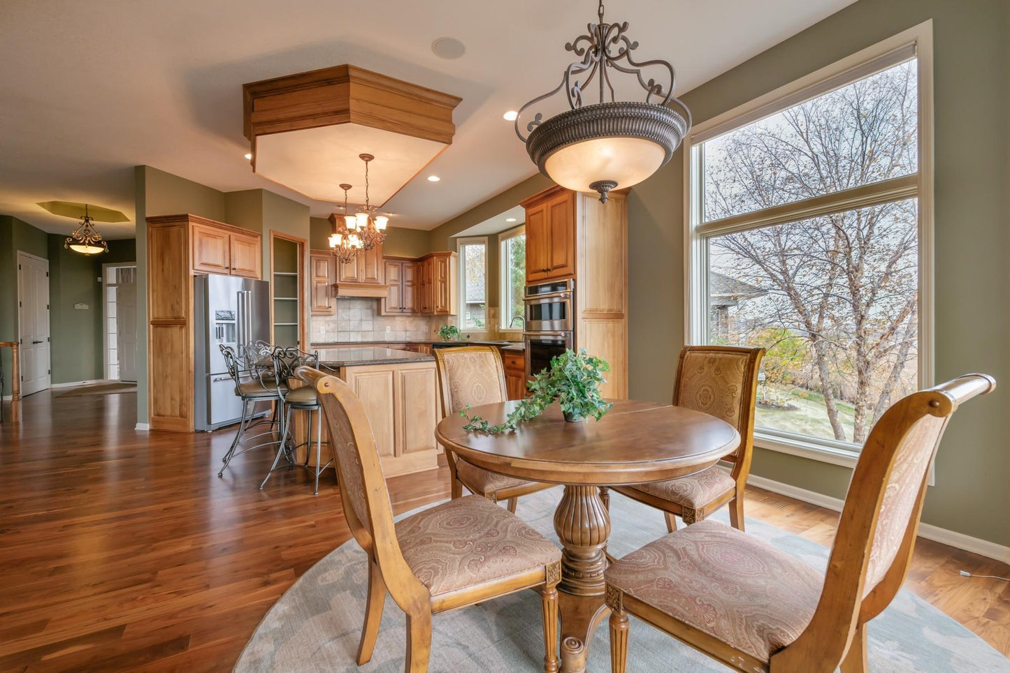 10016 Indigo Drive, Eden Prairie, MN 55347