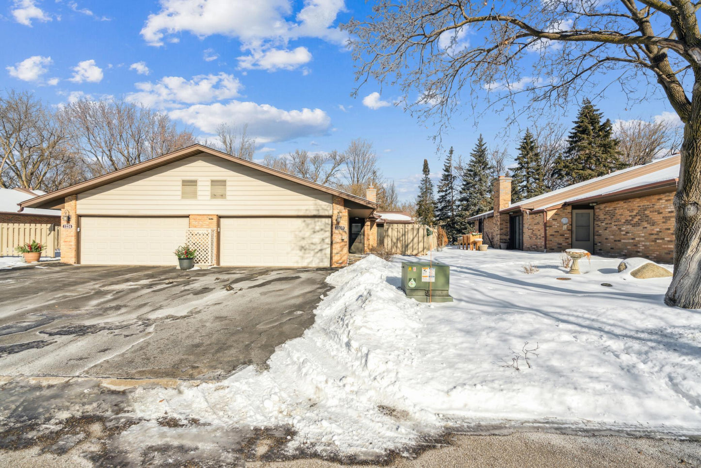 1230 Black Oaks Lane, Plymouth, MN 55447