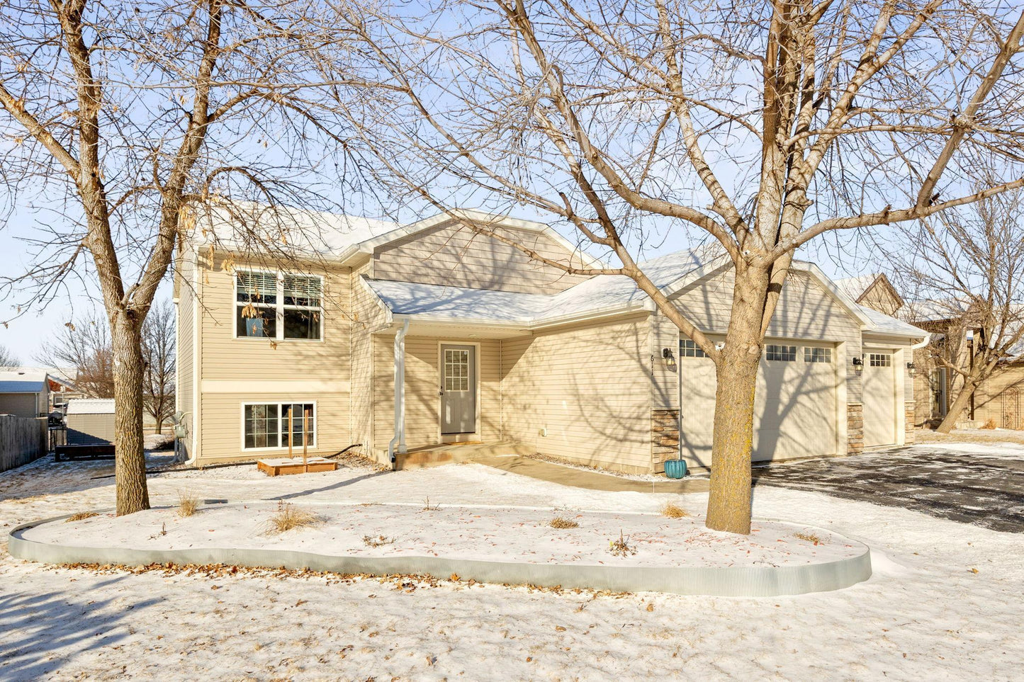 611 Dillon Avenue, Montrose, MN 55363