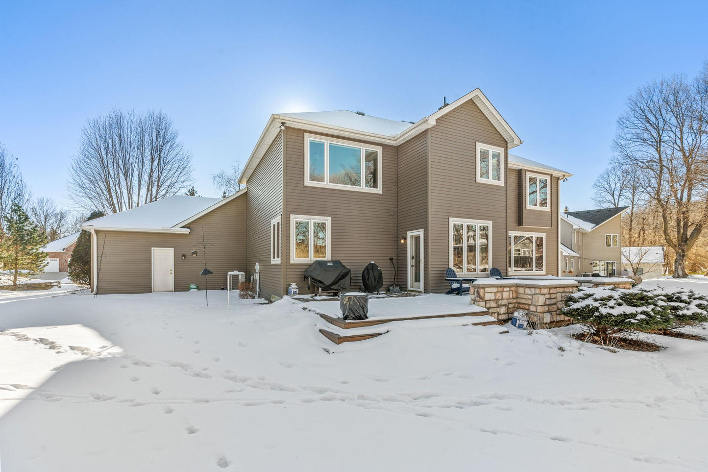 1480 Knob Hill Lane, Chanhassen, MN 55331