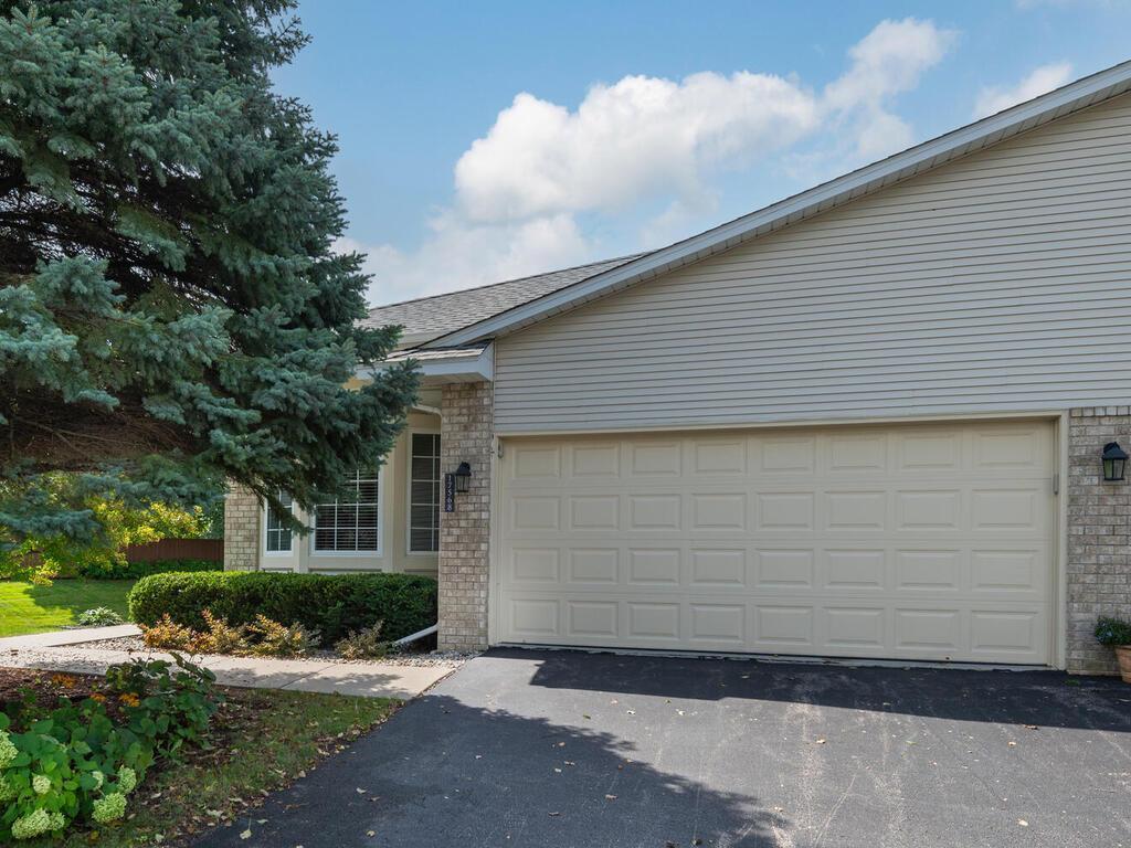 17568 Frondell Court, Eden Prairie, MN 55347