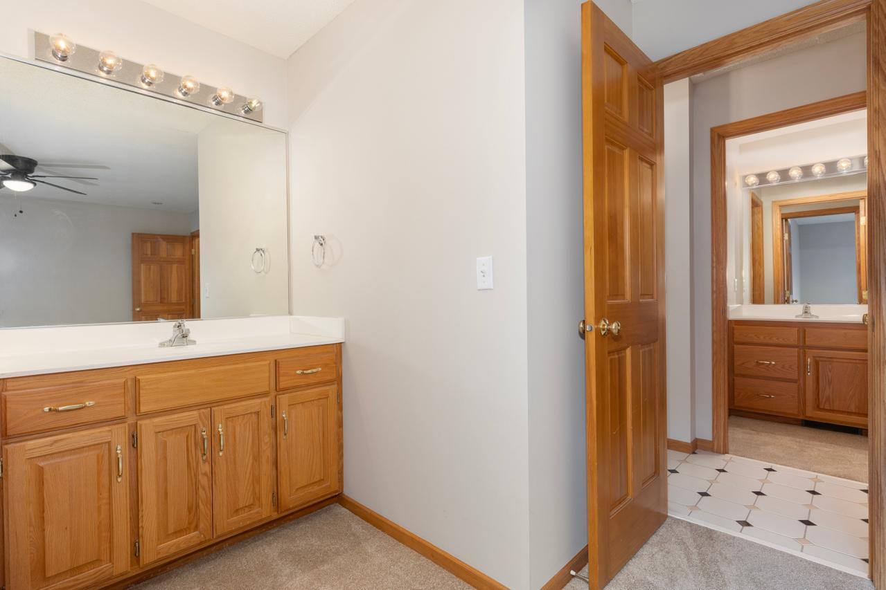 10035 Gristmill Ridge, Eden Prairie, MN 55347