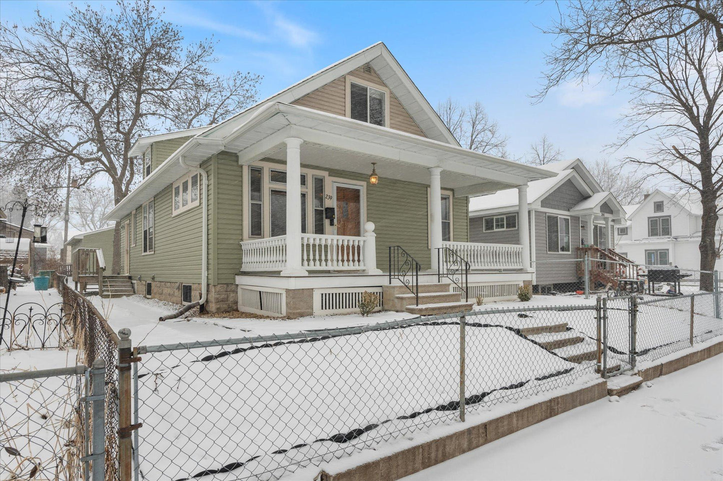 239 Robie Street, Saint Paul, MN 55107