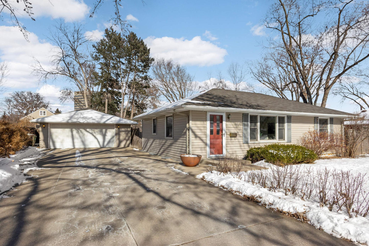 1608 Haeg Drive, Bloomington, MN 55431