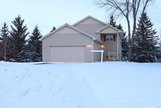 1002 Pleasant View Court, Isanti, MN 55040