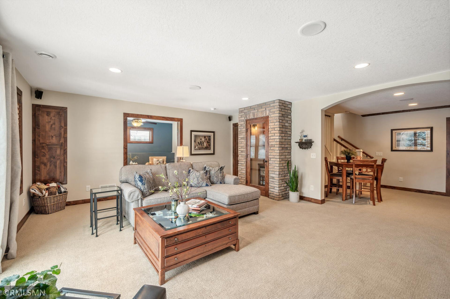 2 Osprey Court, North Oaks, MN 55127