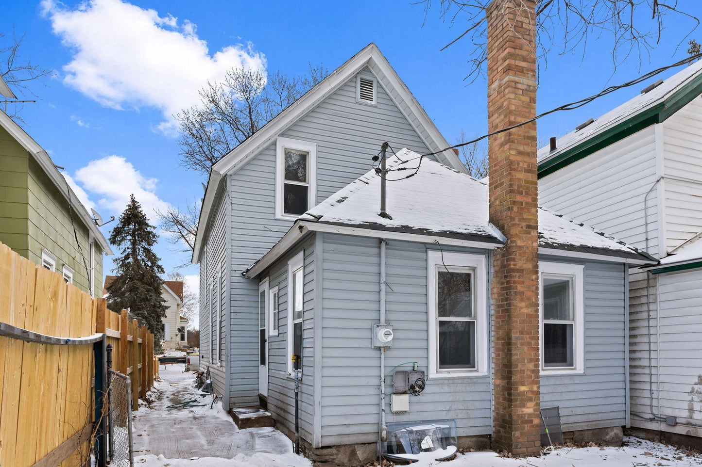 953 Bradley Street, Saint Paul, MN 55130