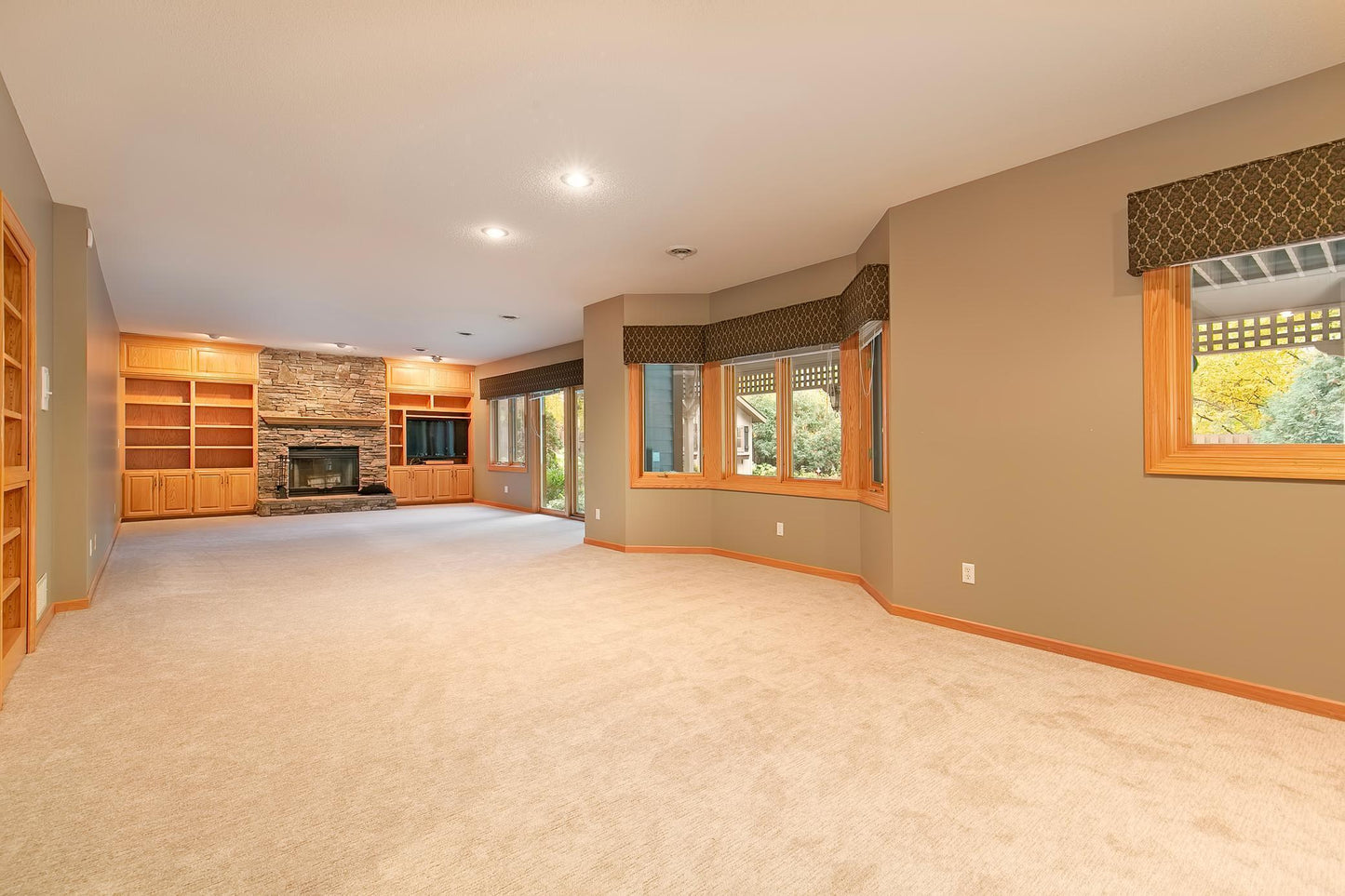 10979 Chapman Point, Eden Prairie, MN 55347