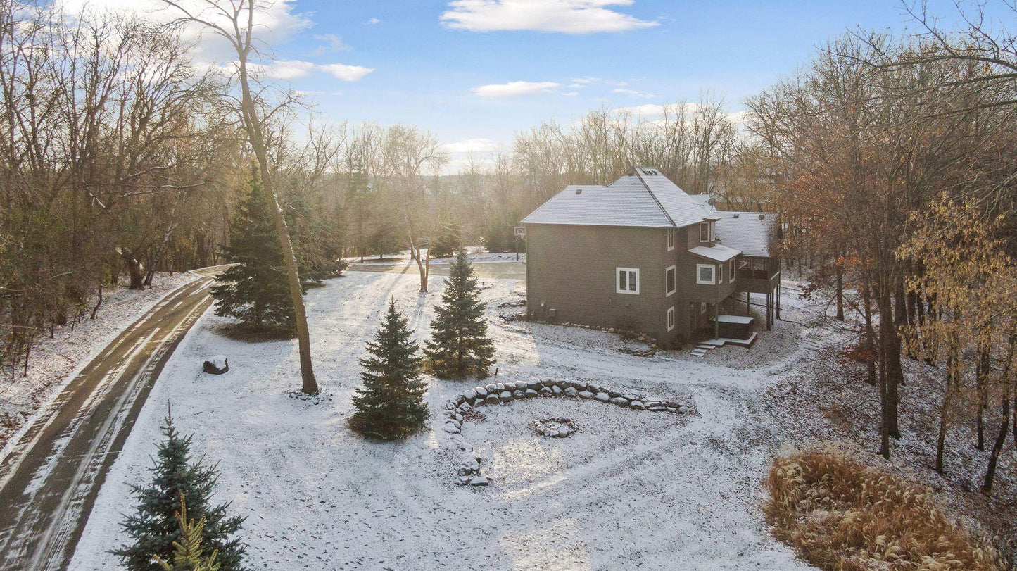 1811 Lake Lucy Lane, Chanhassen, MN 55331