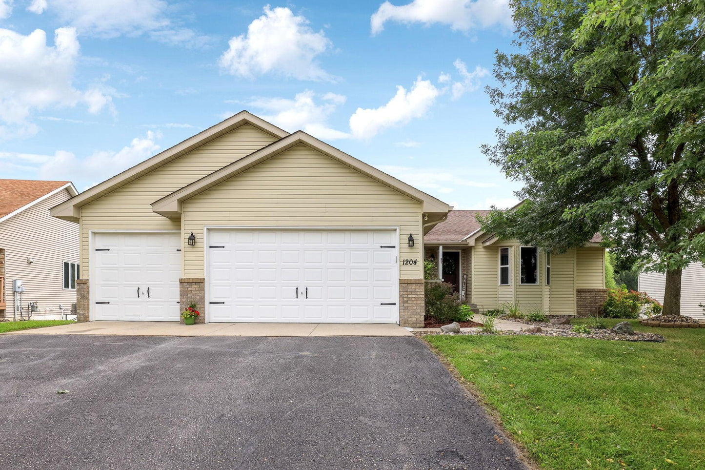 1204 Meadow Parkway, Mayer, MN 55360