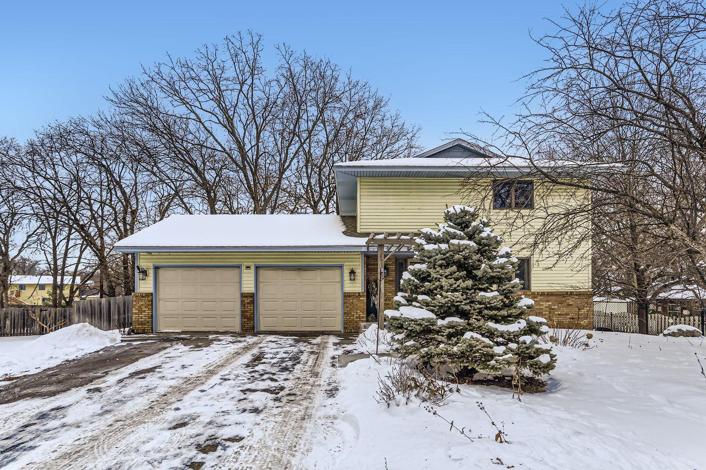 11449 Goldenrod Street, Coon Rapids, MN 55448