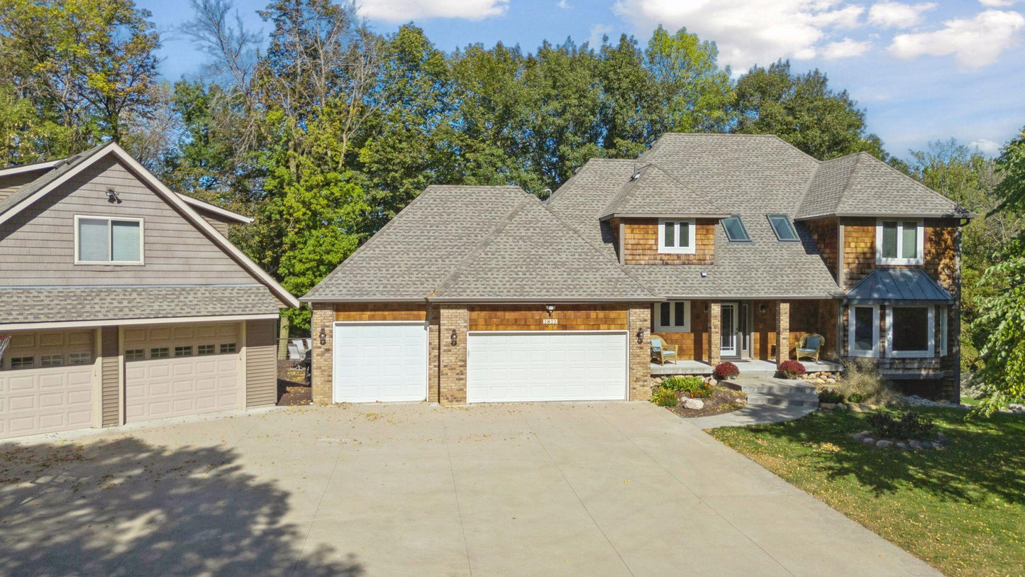 1811 Lake Lucy Lane, Chanhassen, MN 55331