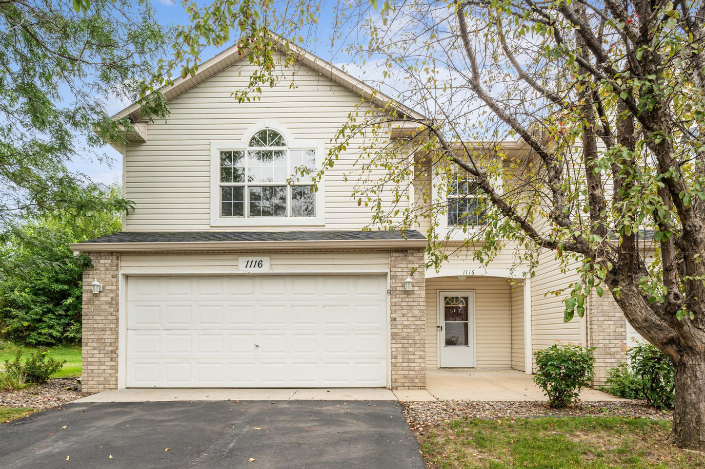 1116 Juniper Court, Shakopee, MN 55379