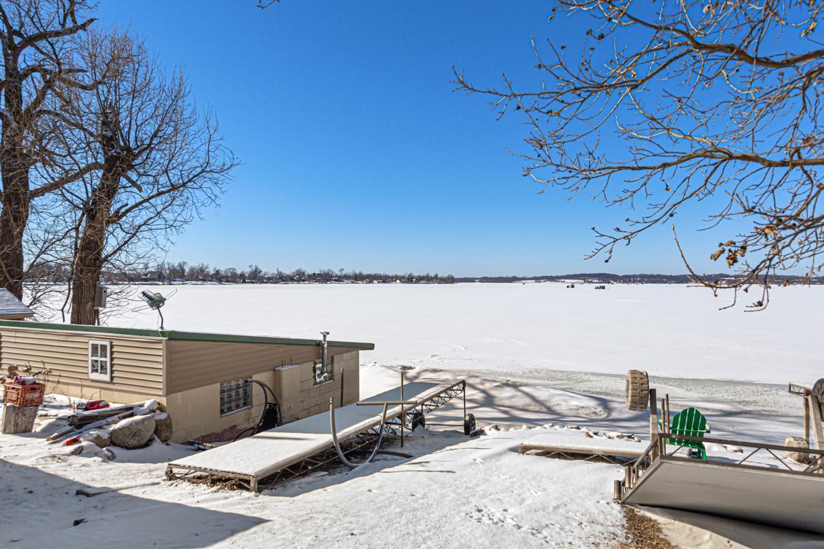 18023 Roberds Lake Boulevard, Faribault, MN 55021