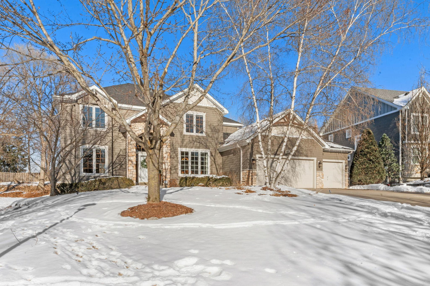 1480 Knob Hill Lane, Chanhassen, MN 55331