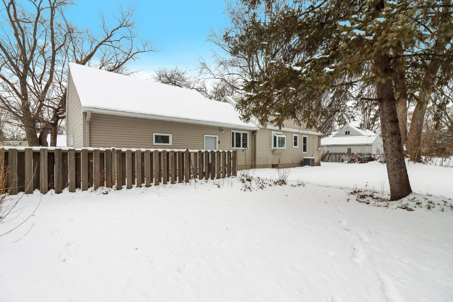 10895 Thrush Street, Coon Rapids, MN 55433