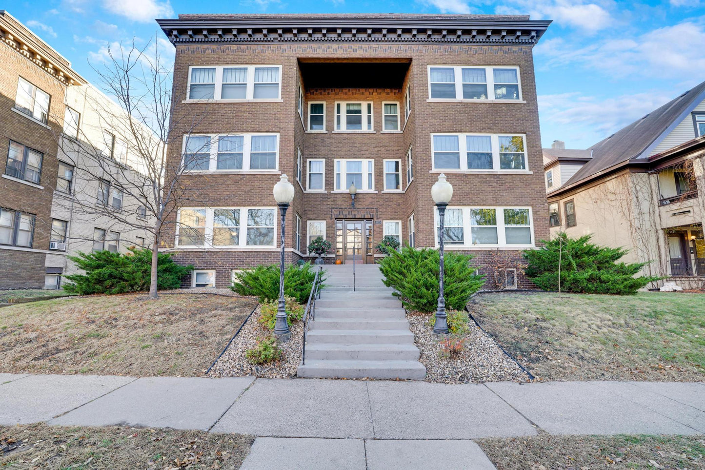 1925 Dupont Avenue, Minneapolis, MN 55403