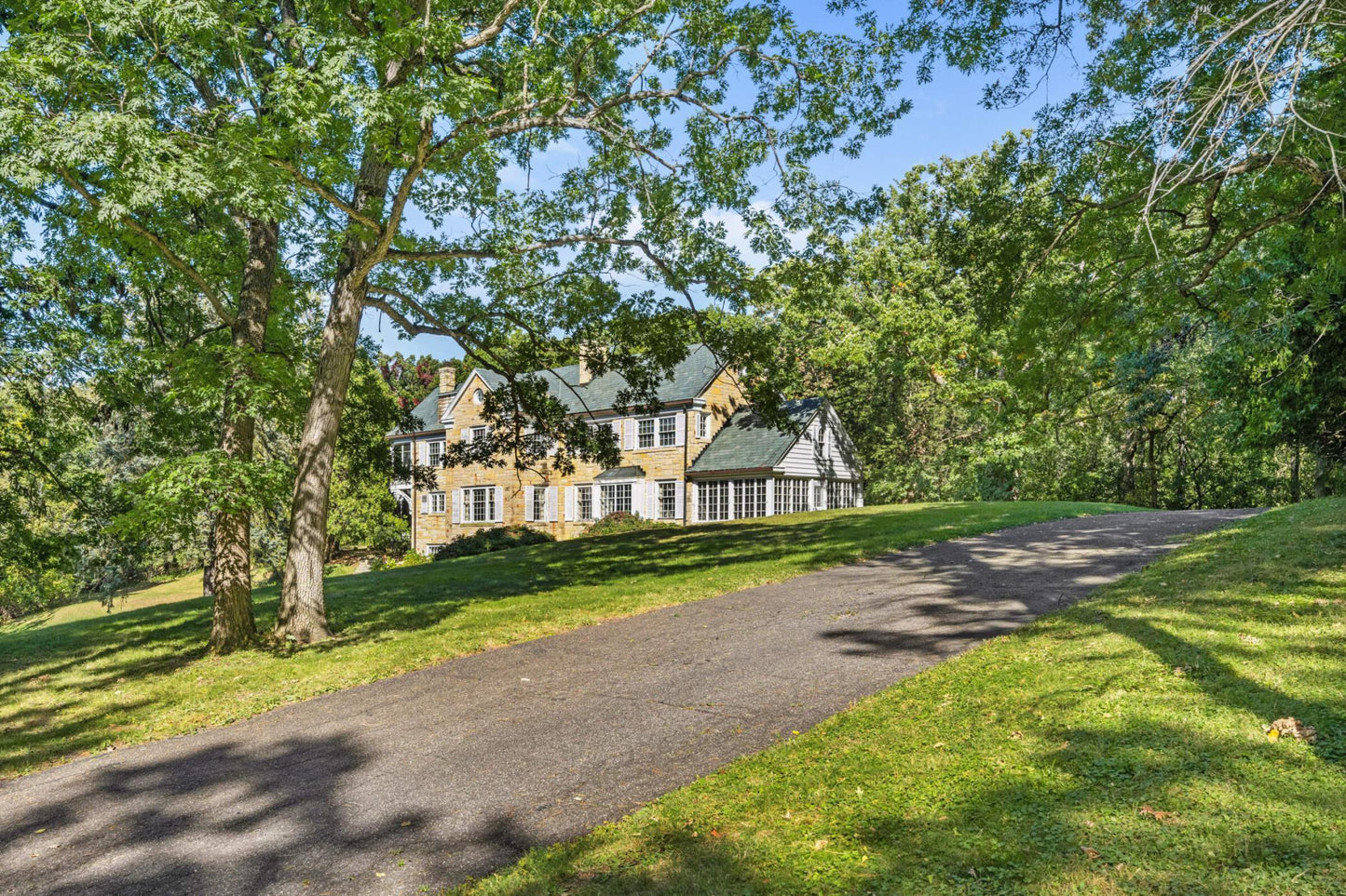 8 Merilane , Edina, MN 55436