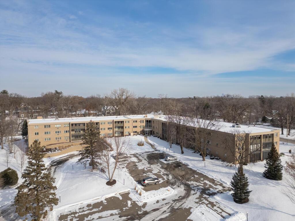 4350 Brookside Court, Edina, MN 55436