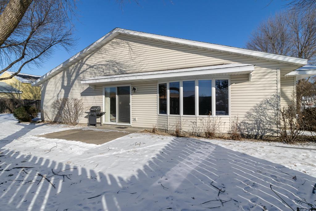 10 Ottawa Street, Le Center, MN 56057