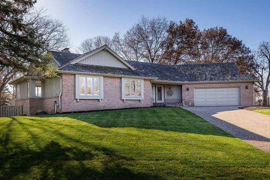 11593 Mount Curve Road, Eden Prairie, MN 55347