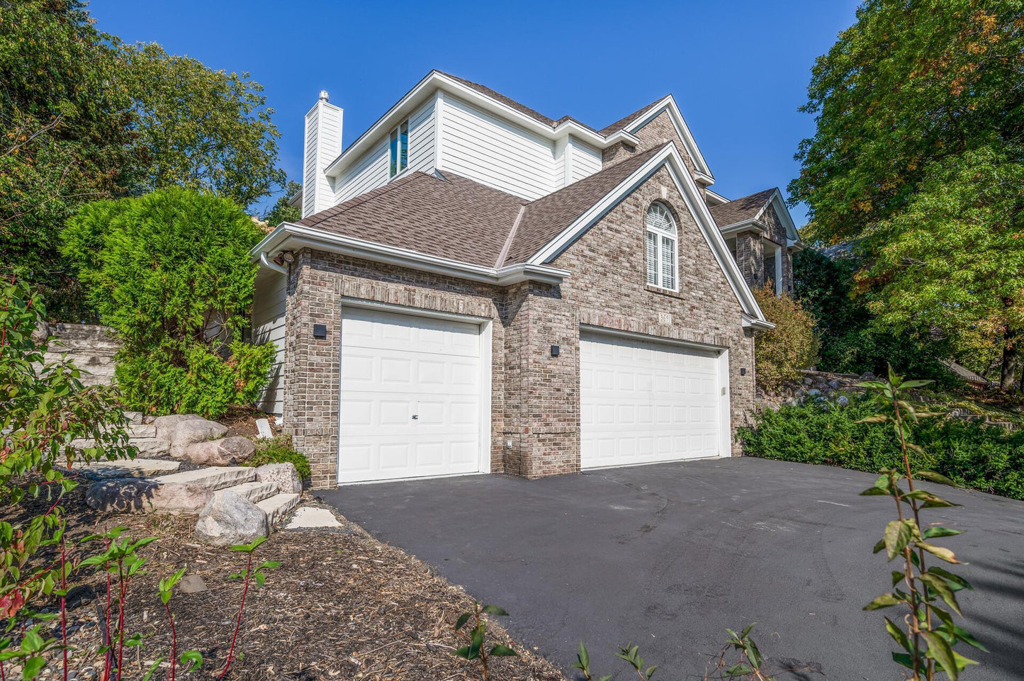 3651 Woodland Trail, Eagan, MN 55123