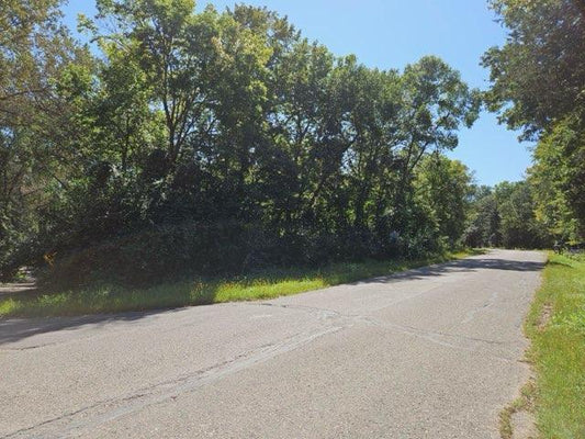 - Long Lake Road, Willmar, MN 56201