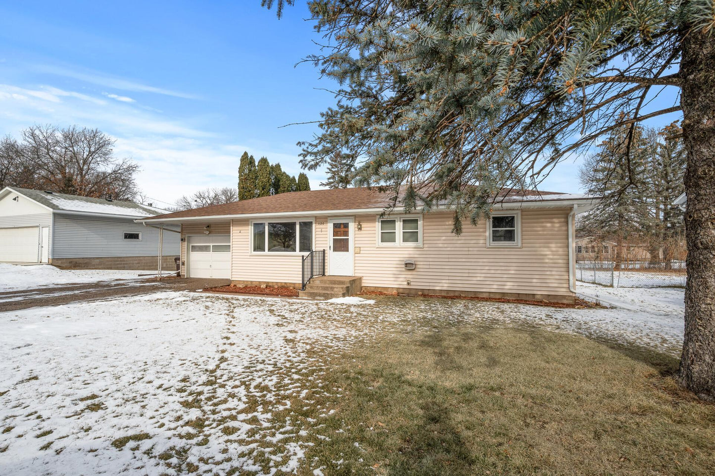 1120 15th Street, Hastings, MN 55033