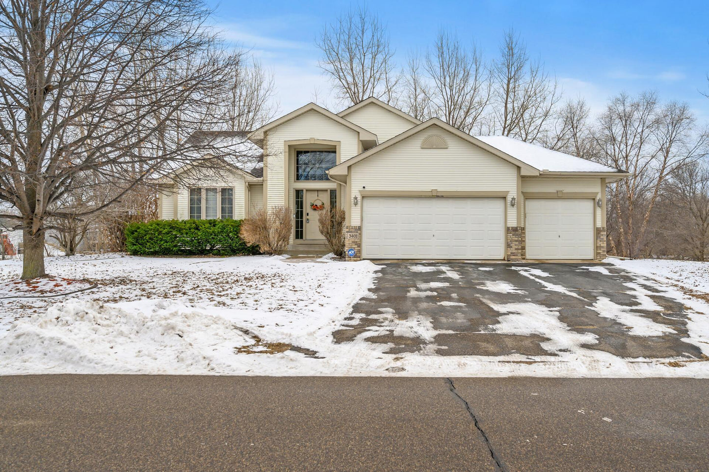 3401 94th Avenue, Brooklyn Park, MN 55443