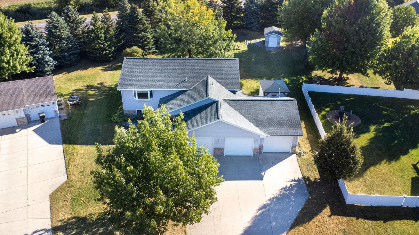 1329 Birdie Court, Hutchinson, MN 55350