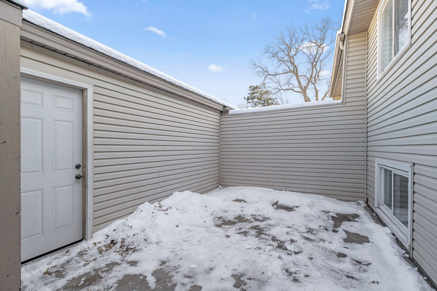 12166 Drake Street, Coon Rapids, MN 55448