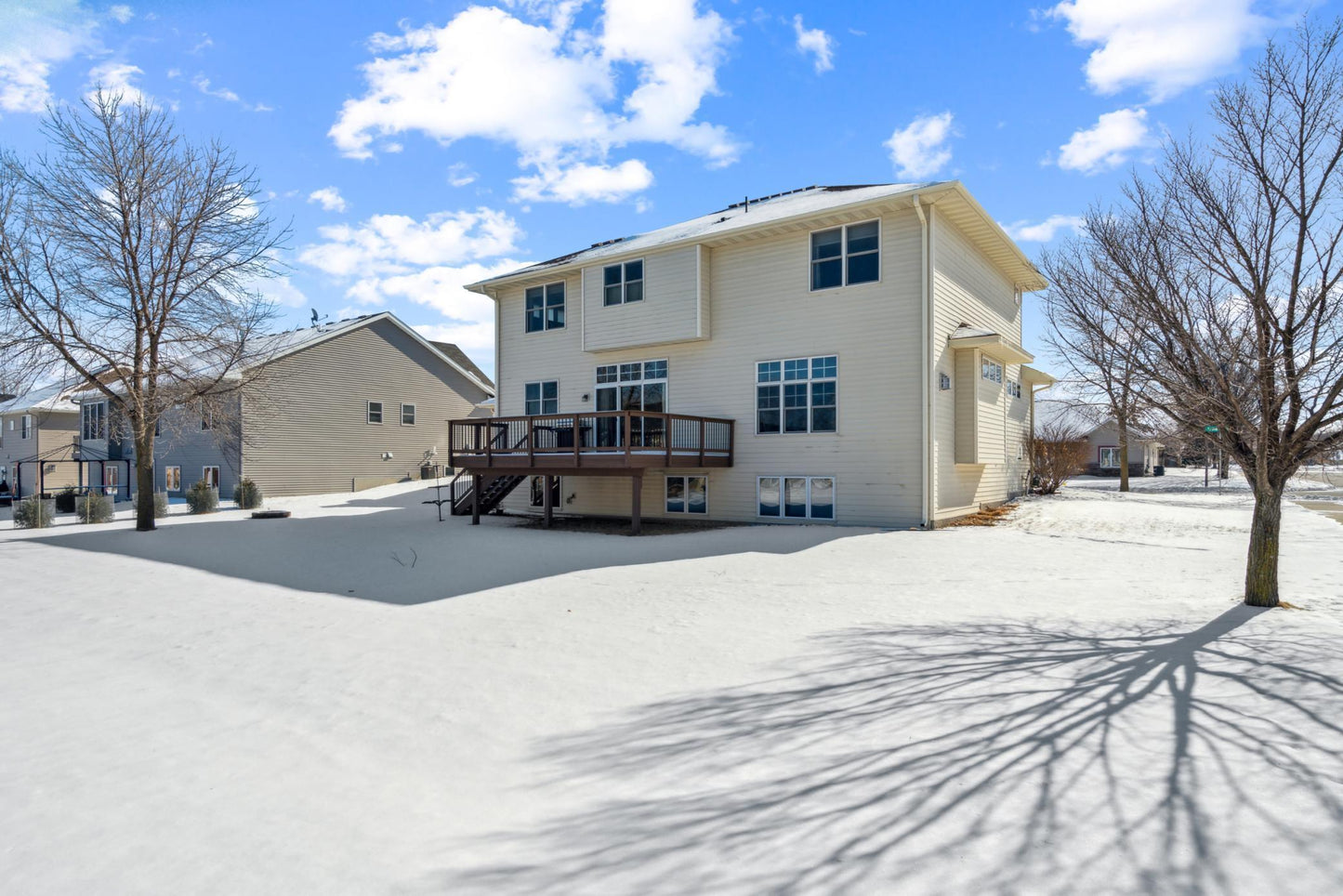 571 Jutland Avenue, Shakopee, MN 55379