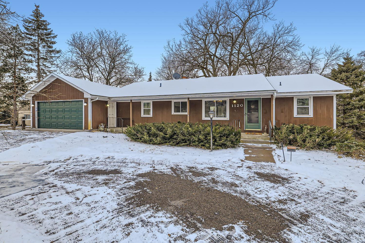 1120 Gordon Avenue, Maplewood, MN 55109