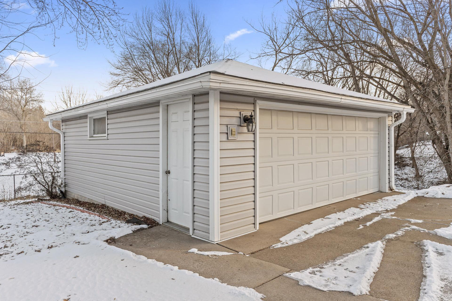 11121 Magnolia Street, Coon Rapids, MN 55448