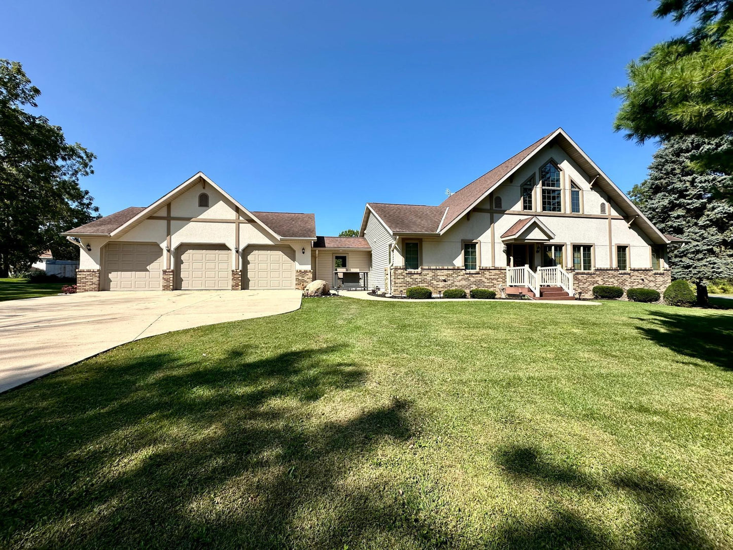 105 5th Avenue, Harmony, MN 55939