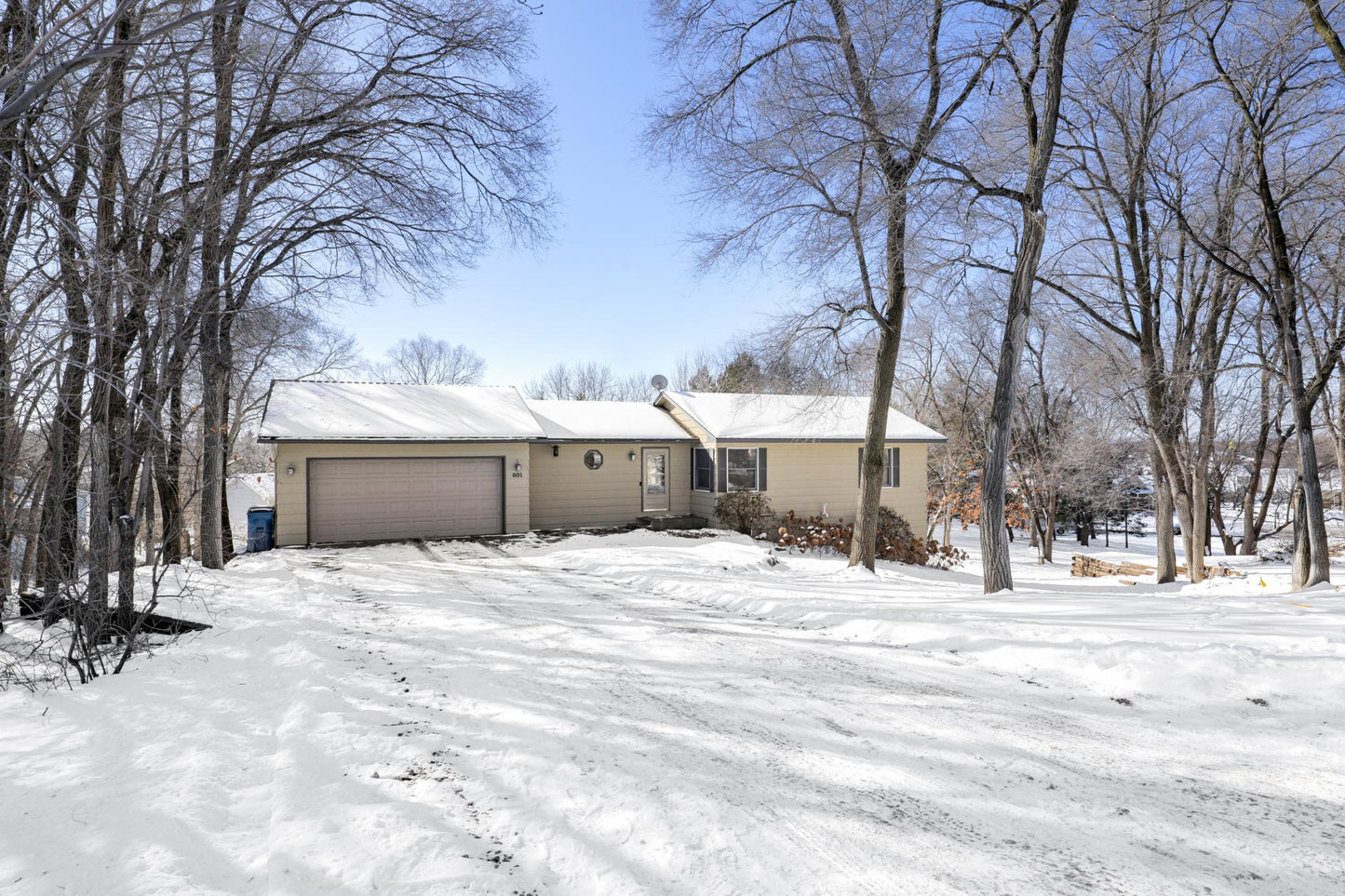 801 Line Avenue, Elk River, MN 55330