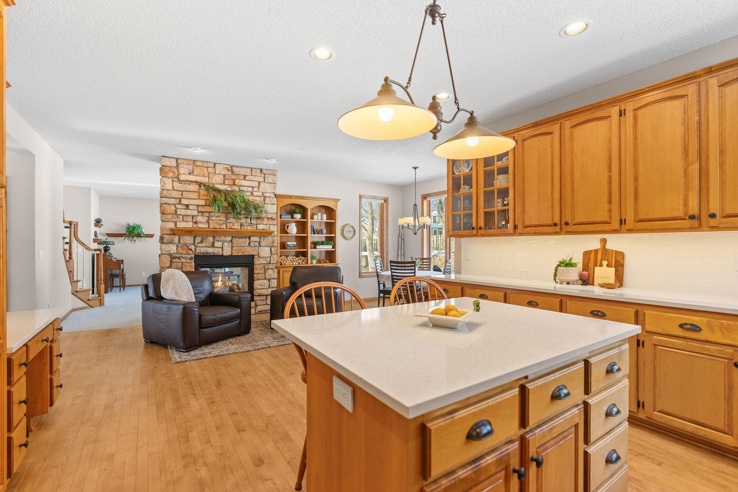 1480 Knob Hill Lane, Chanhassen, MN 55331