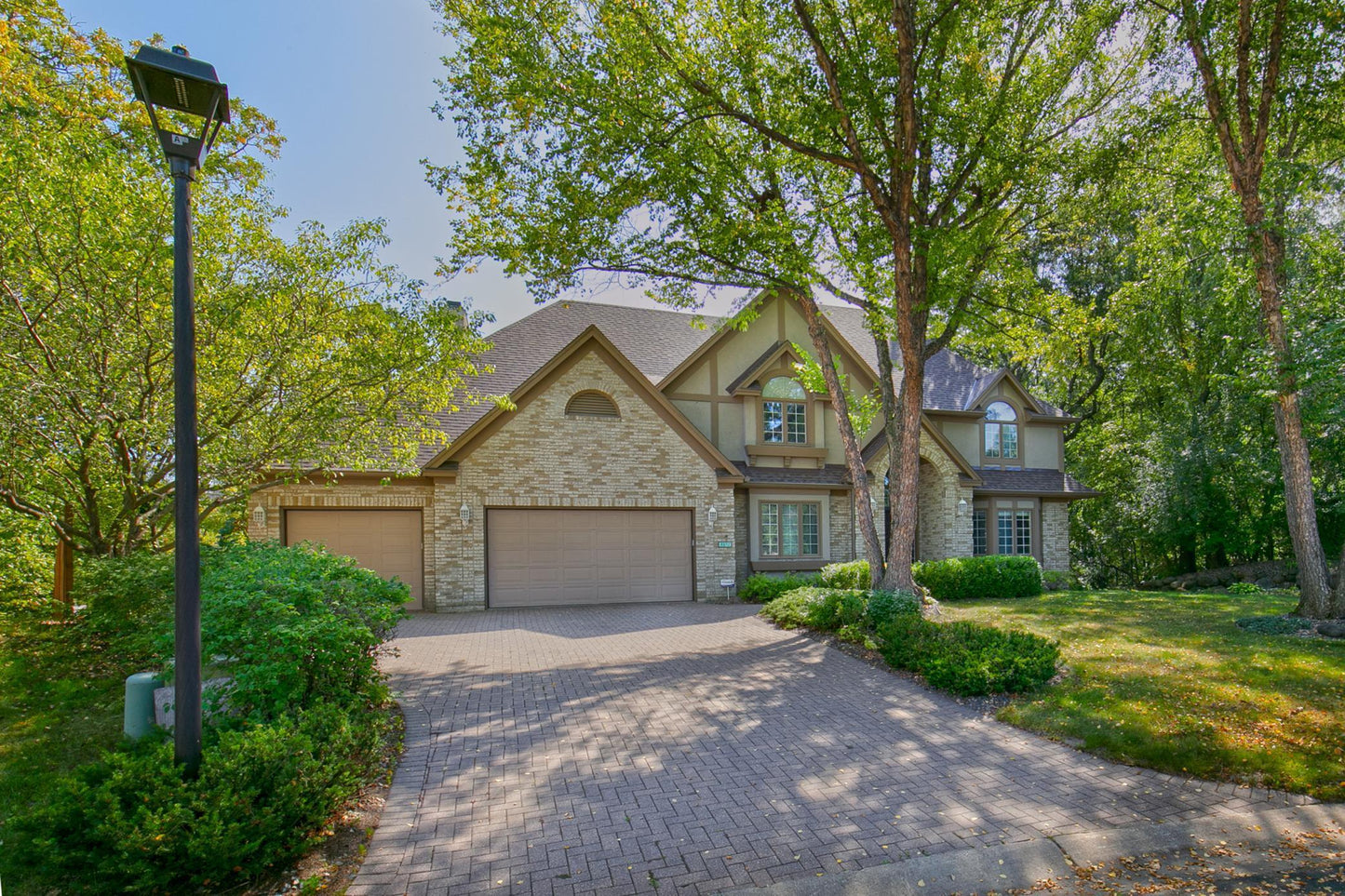 10979 Chapman Point, Eden Prairie, MN 55347