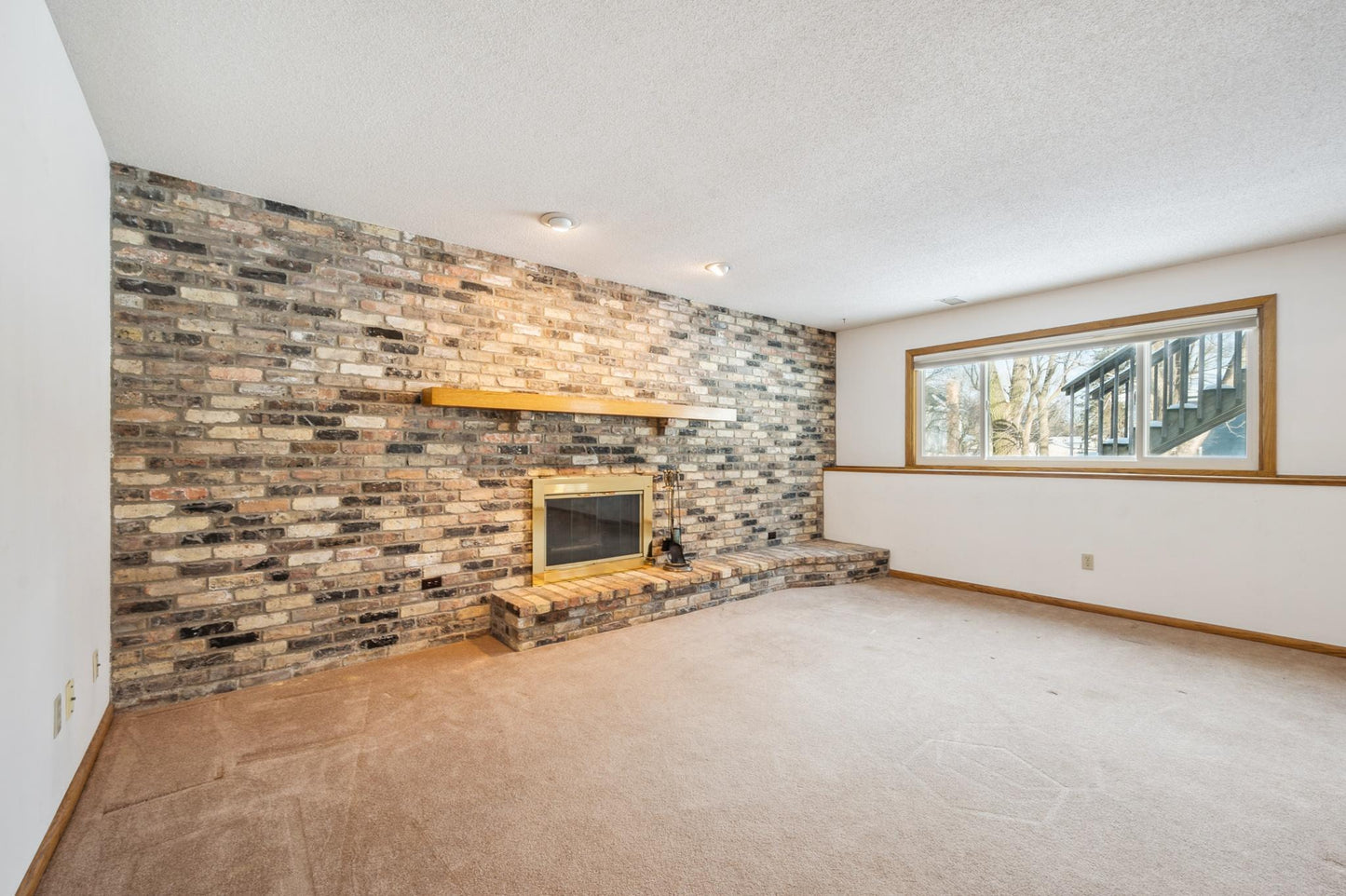 4830 Oakview Lane, Plymouth, MN 55442