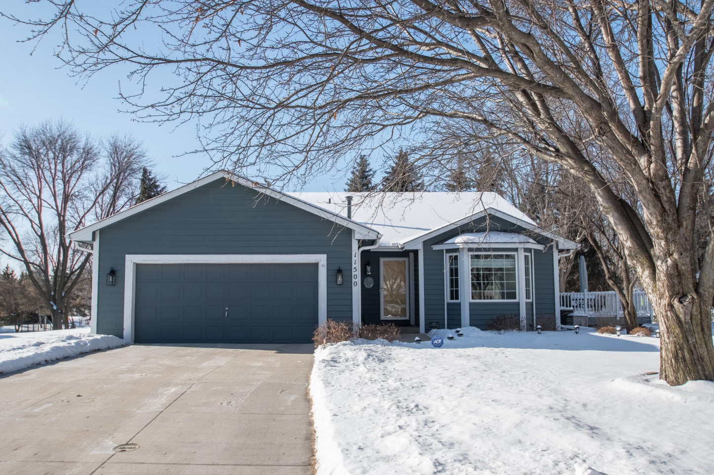 11500 Lakeside Circle, Champlin, MN 55316