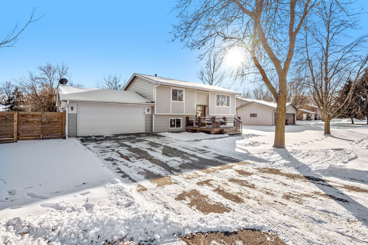 110 Crystal Court, Montrose, MN 55363