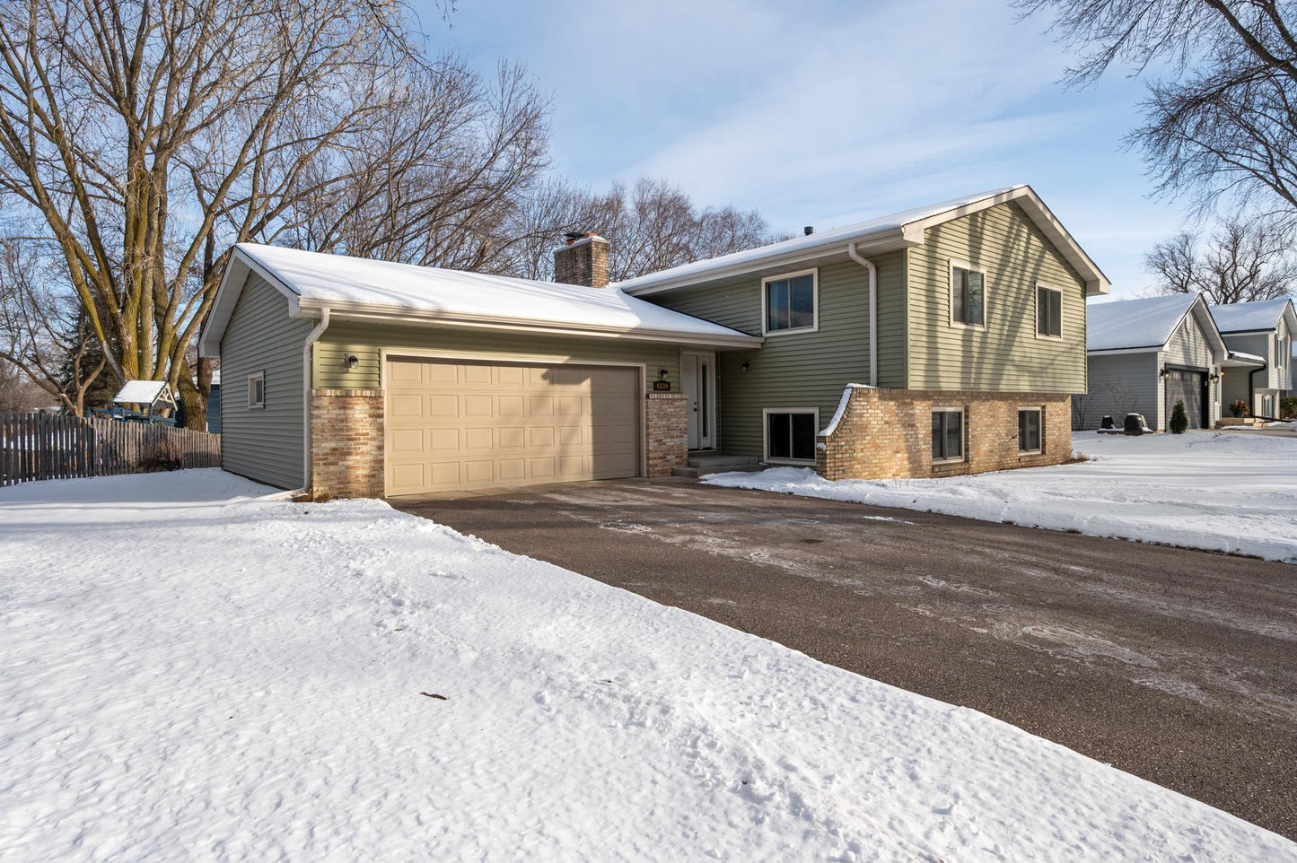 4830 Oakview Lane, Plymouth, MN 55442