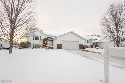 1215 18th Street, Moorhead, MN 56560