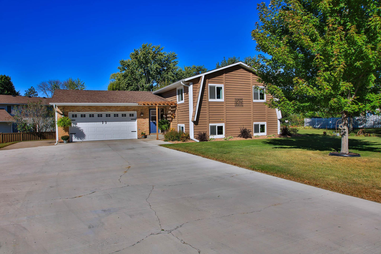 6657 Cedar Hills Drive, Cannon Falls, MN 55009