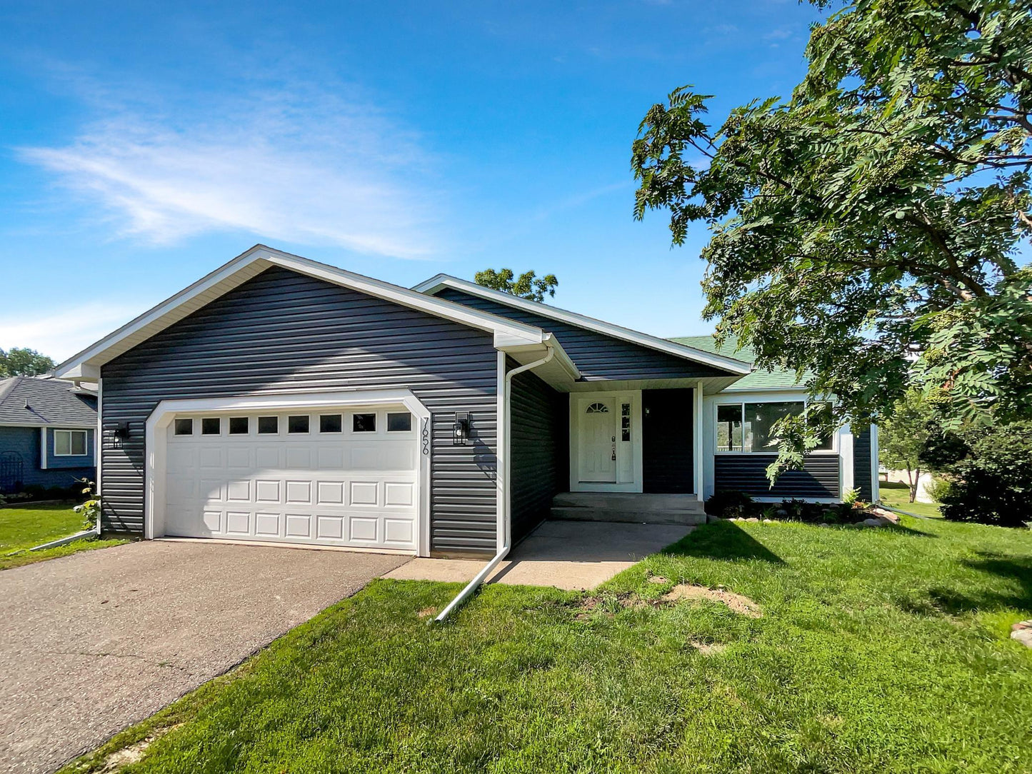 7656 Upper 24th Street, Oakdale, MN 55128