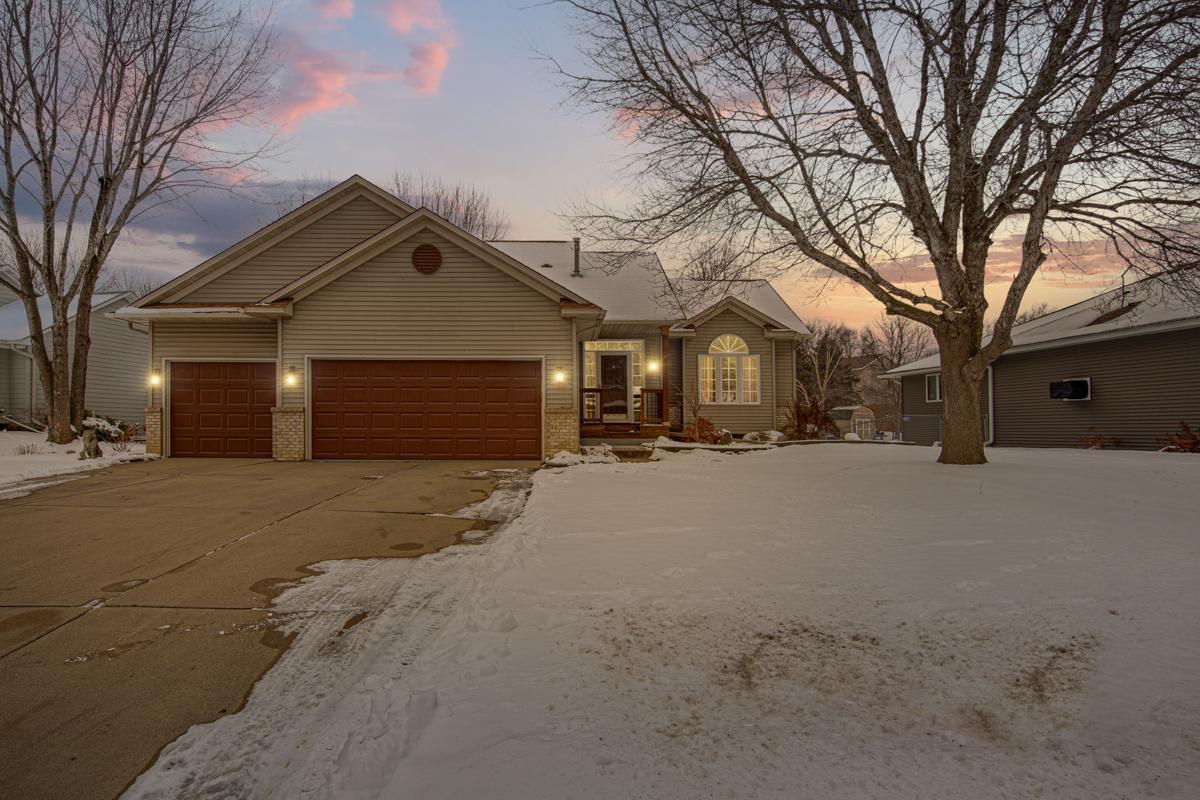 1221 Cuylle Bay , Faribault, MN 55021