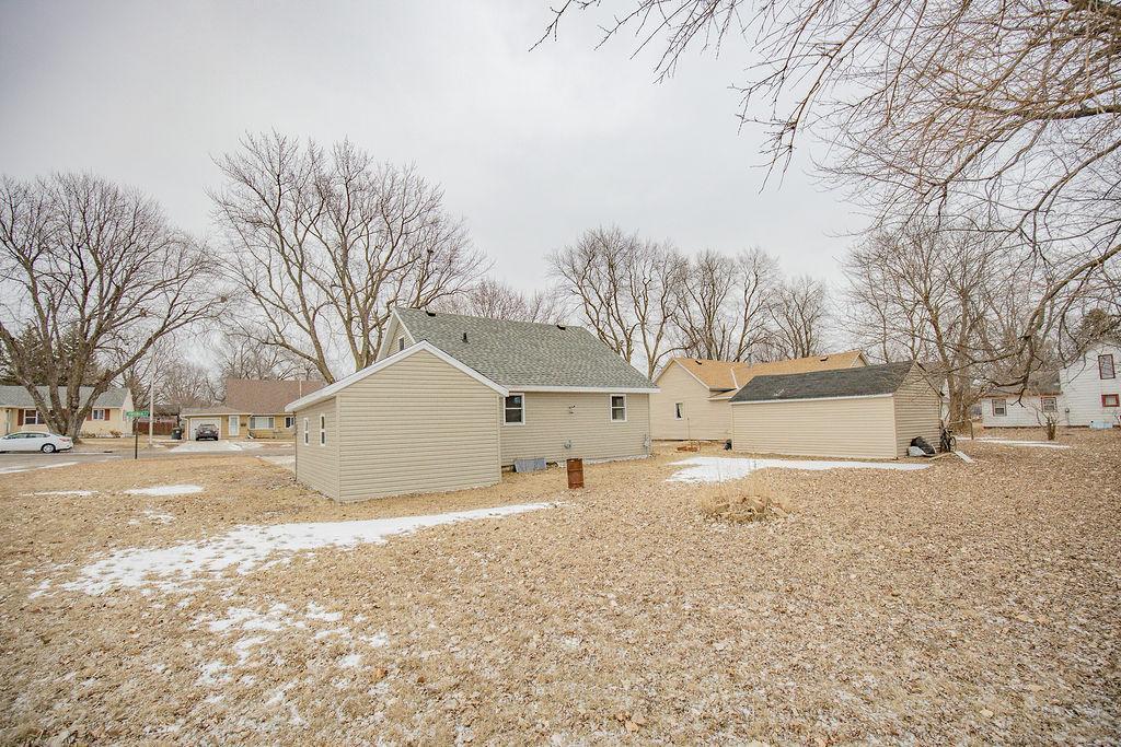 1215 Virginia Avenue, Worthington, MN 56187