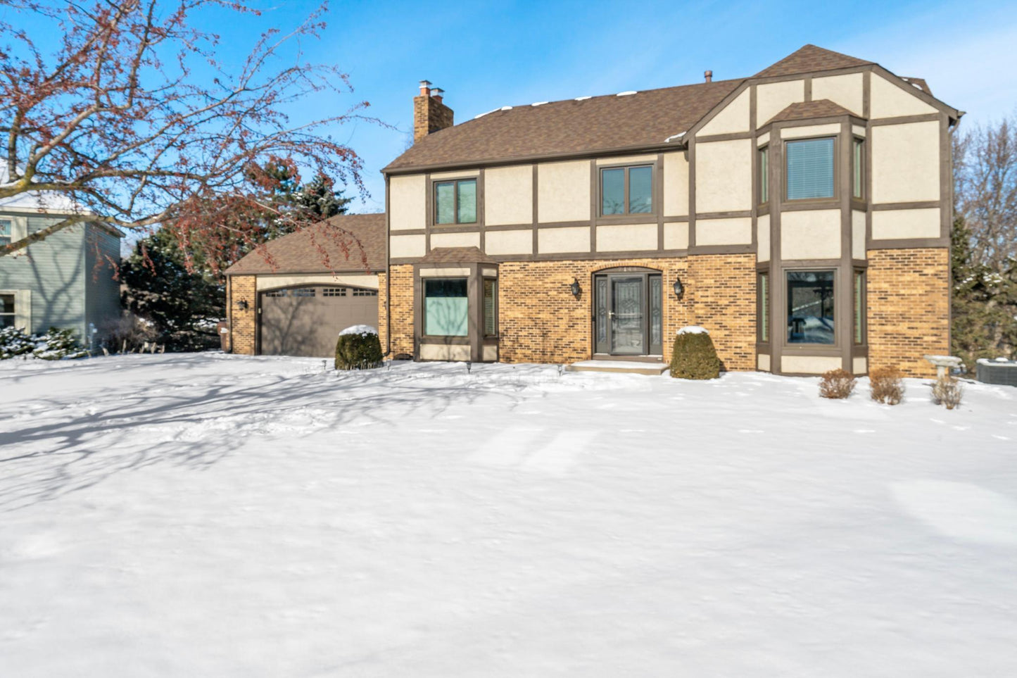 7144 Sherwood Road, Woodbury, MN 55125